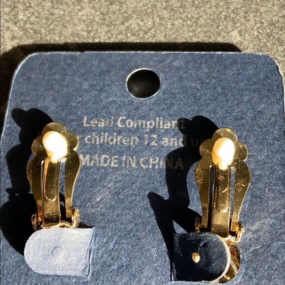 New York Style Floral Statement Clip On Earrings - Picture 5 of 7